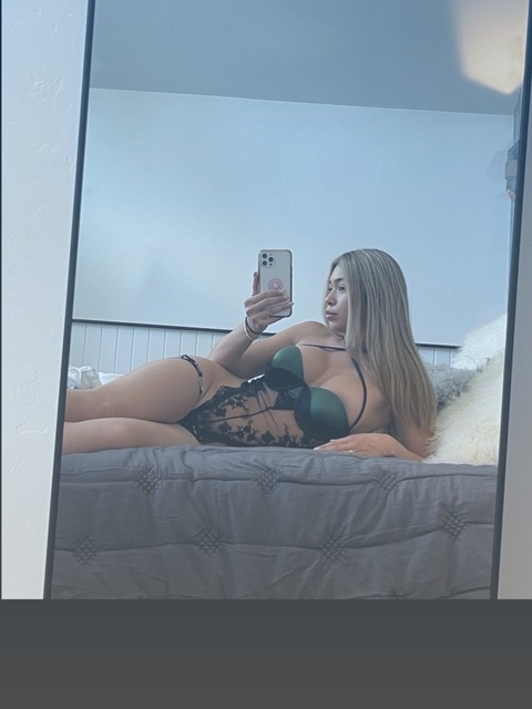 aishahsofey onlyfans leaked picture 1