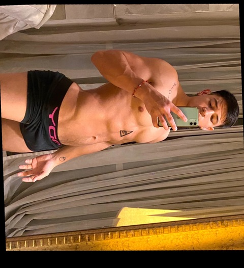 benjaminezeq onlyfans leaked picture 1