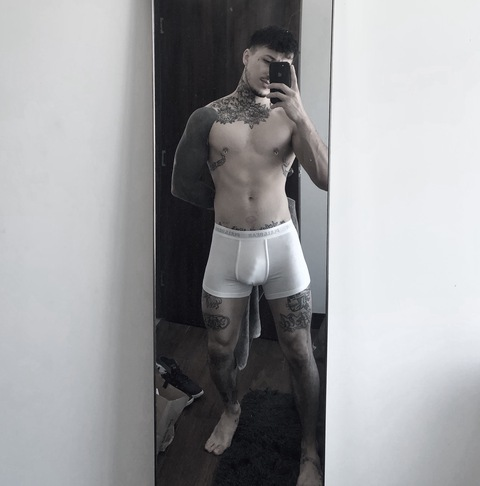 chrisguell onlyfans leaked picture 1