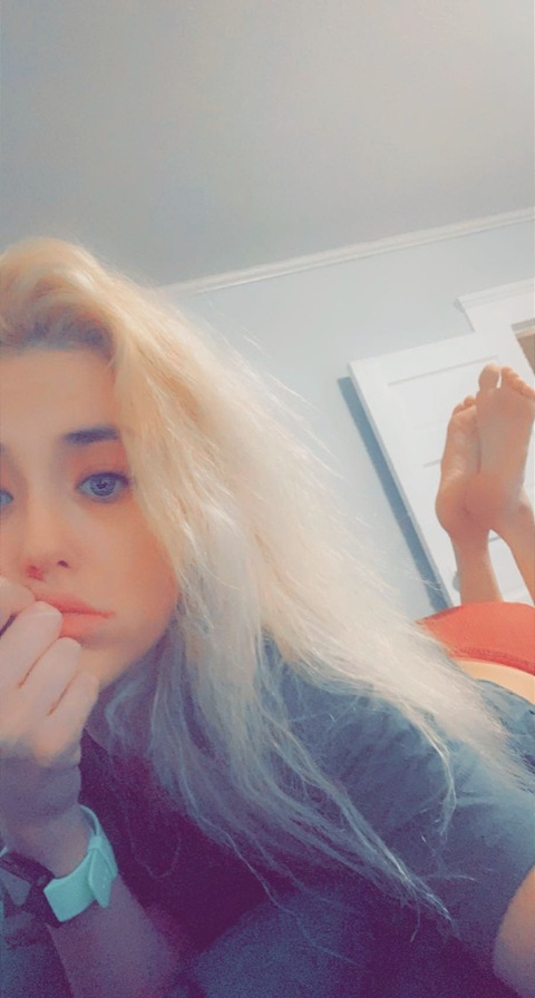 freekinziewhitney onlyfans leaked picture 1