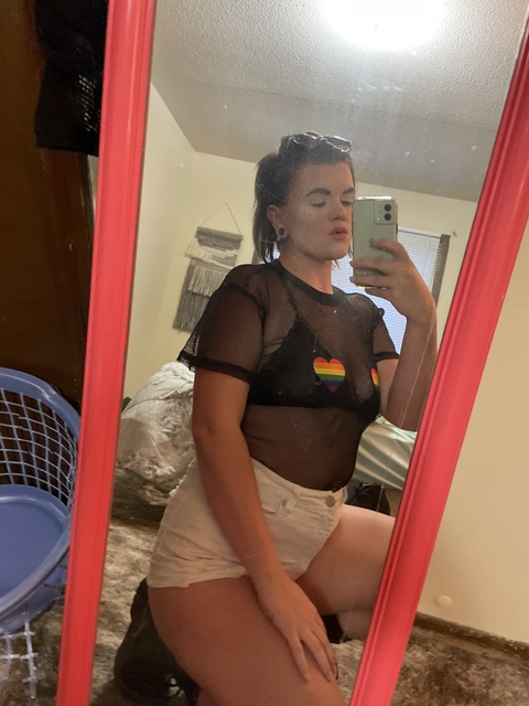 joqueenie onlyfans leaked picture 1