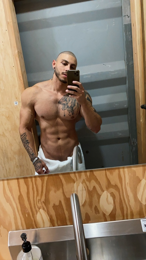 julioceasarr onlyfans leaked picture 1