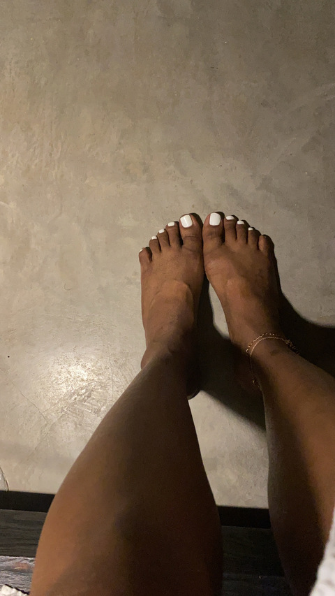 kinky-toes onlyfans leaked picture 2