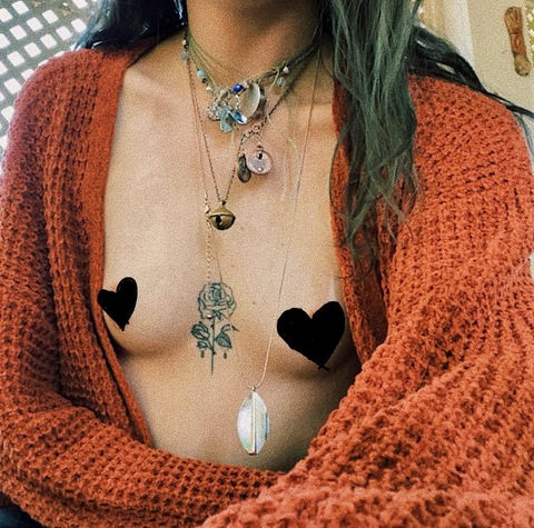 letloveprvsper onlyfans leaked picture 2