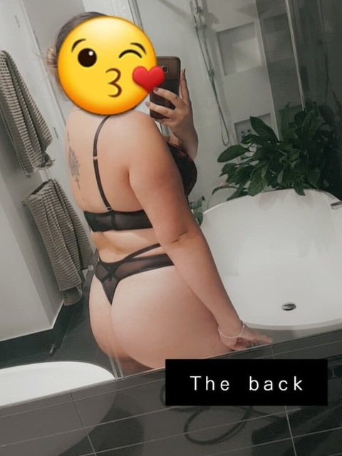 littlemissh0ney onlyfans leaked picture 1