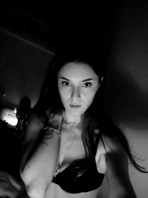 lucialecrec onlyfans leaked picture 1