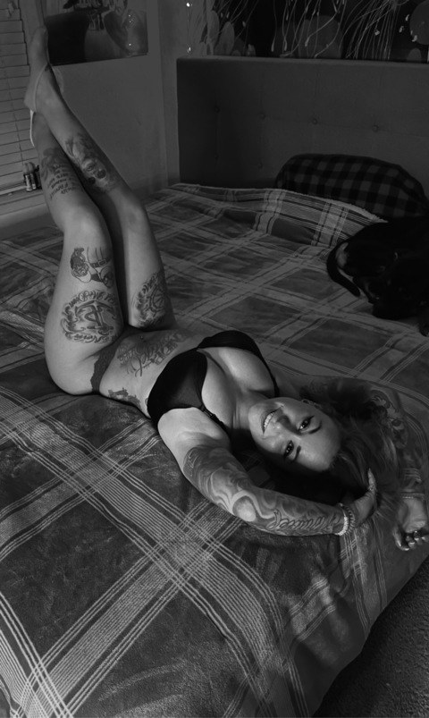 naughtylana69 onlyfans leaked picture 1