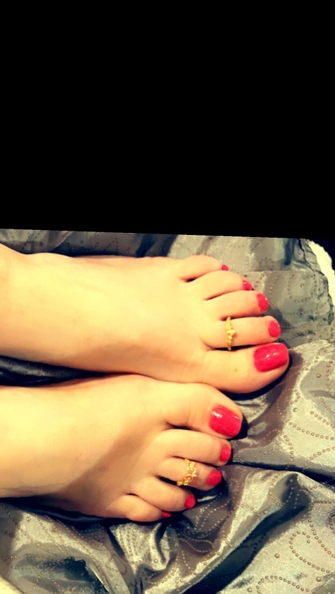 prettifeet83 onlyfans leaked picture 2