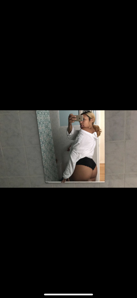 stellamxxn onlyfans leaked picture 1