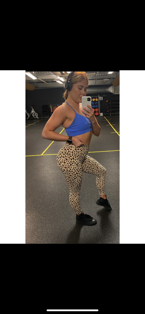 theredheadfox onlyfans leaked picture 1